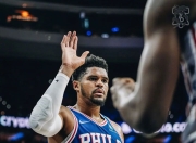 曝人将狂减薪，哈里斯里德穿着球衣准备的简单介绍